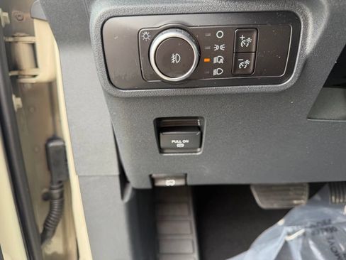 Used 2025 Ford Bronco Outer Banks AWD/4WD image 18