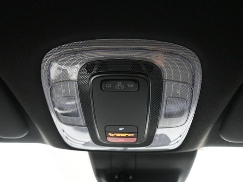 Used 2025 Hyundai Elantra SEL FWD image 29