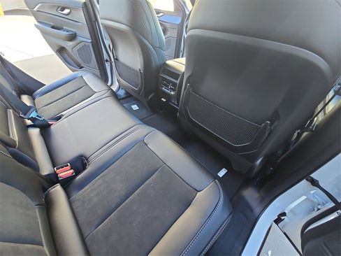 New 2025 Jeep Grand Cherokee Laredo image 12