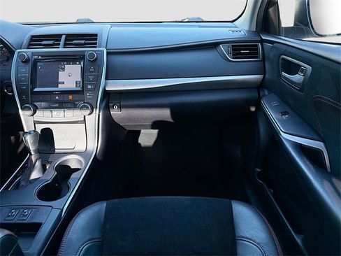 Used 2017 Toyota Camry XSE image 17