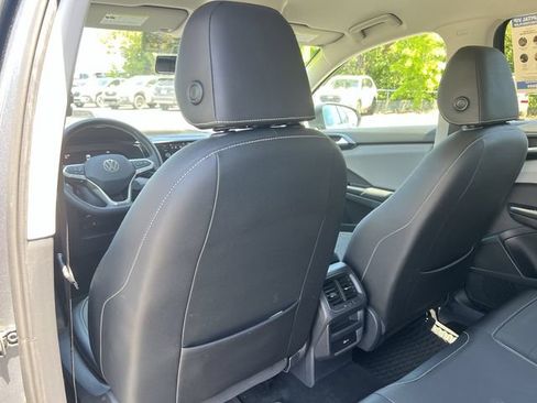 Used 2022 Volkswagen Taos SE FWD image 36