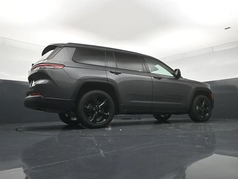 Used 2024 Jeep Grand Cherokee L Limited w/ Black Appearance Package AWD/4WD image 24