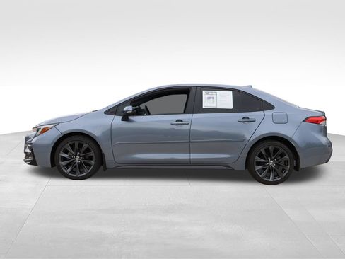 Used 2024 Toyota Corolla SE FWD image 2