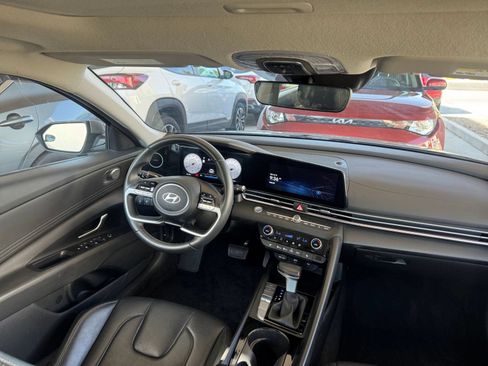 Used 2025 Hyundai Elantra Limited FWD image 37