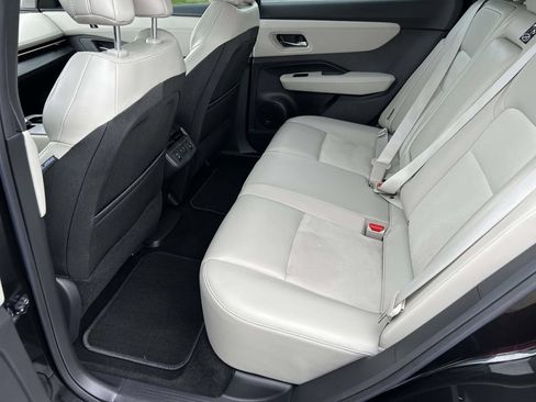 Used 2023 Nissan Ariya FWD image 21