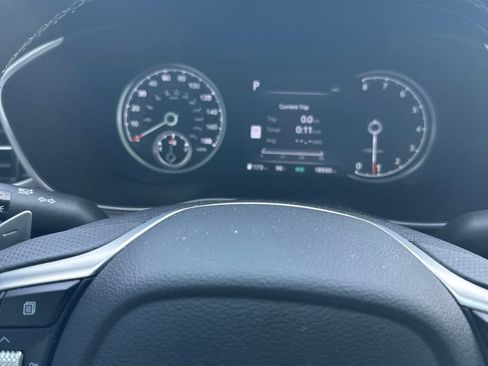 Used 2025 Genesis G70 2.5T RWD image 15