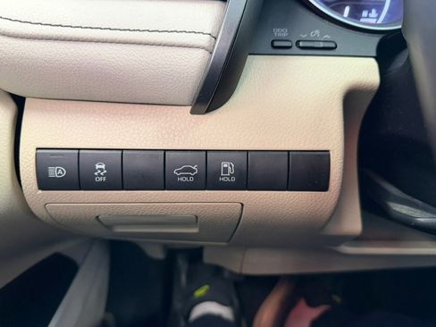 Used 2022 Toyota Camry LE image 58