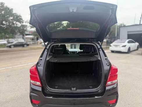 Used 2019 Chevrolet Trax LT w/ LT Convenience Package image 31