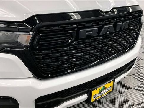 Used 2025 RAM 1500 Big Horn AWD/4WD image 33