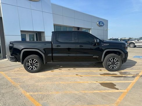 Used 2020 GMC Sierra 1500 AT4 w/ AT4 Premium Package AWD/4WD image 12