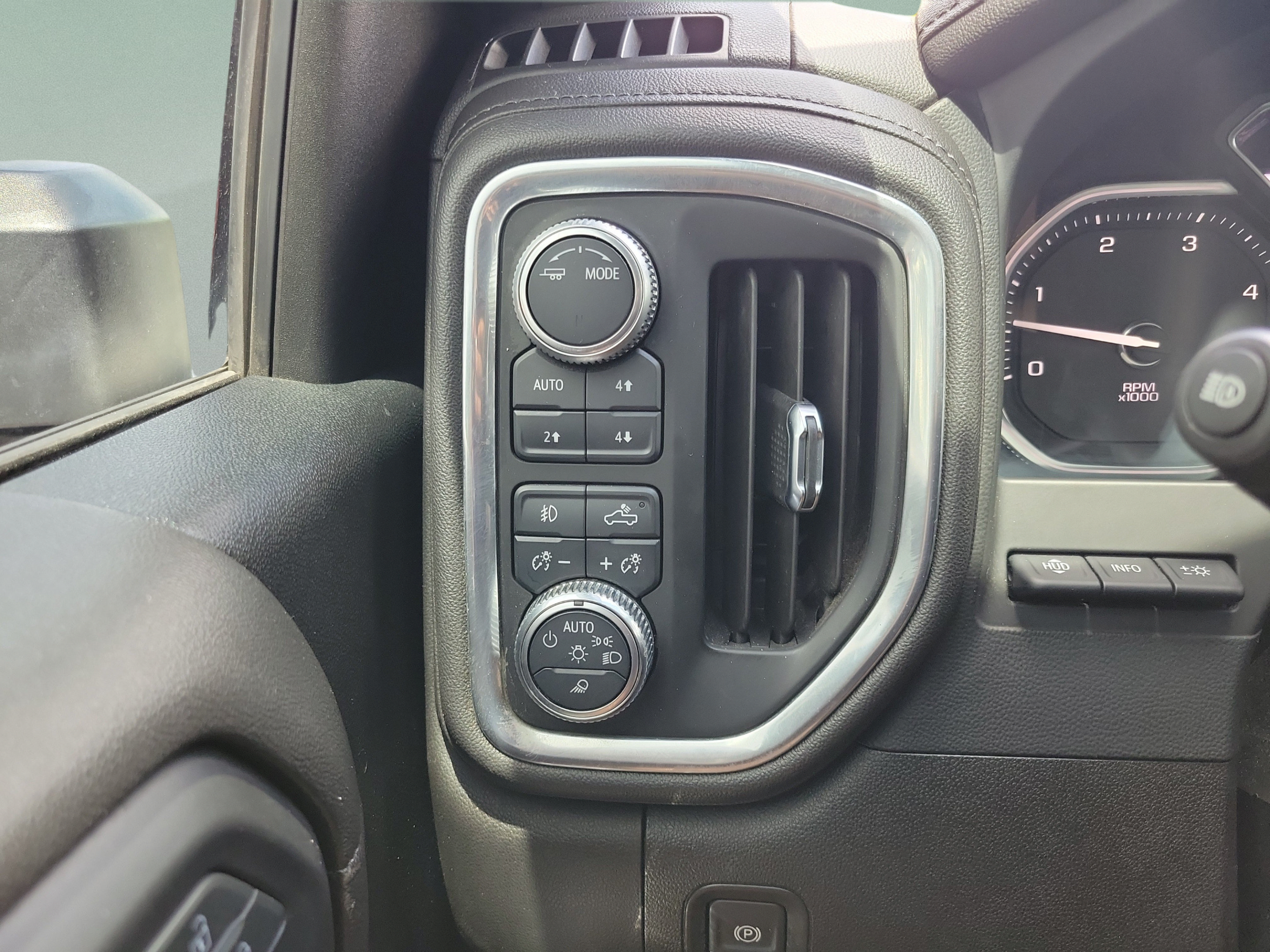 Used 2021 GMC Sierra 2500 Denali w/ Denali Ultimate Package AWD/4WD image 19