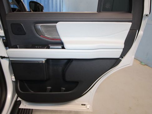 Used 2025 Ford Expedition Platinum w/ Platinum Ultimate Package image 30