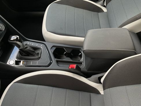 Used 2025 Volkswagen Taos S image 33