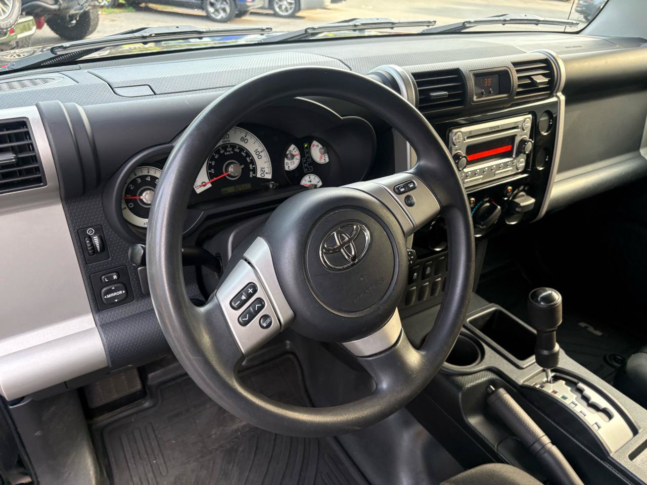Used 2014 Toyota FJ Cruiser 2WD w/ Convenience Package image 12
