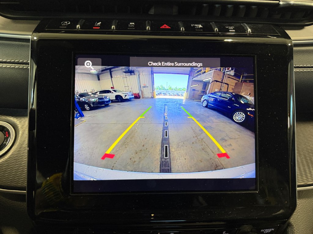 Used 2023 Jeep Grand Cherokee Altitude AWD/4WD image 21