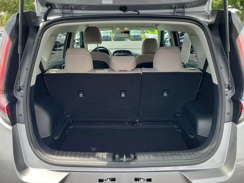 Used 2025 Kia Soul LX FWD image 10
