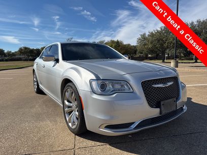 Used 2019 Chrysler 300 Touring w/ Chrome Appearance Package