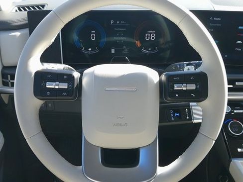 Used 2025 Hyundai Santa Fe SEL image 11