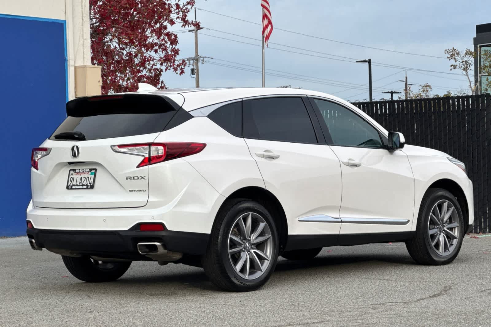 Used 2024 Acura RDX w/ Technology Package AWD/4WD image 3