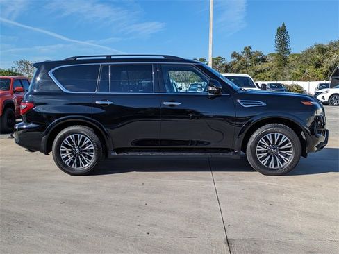 Used 2024 Nissan Armada SL w/ Midnight Edition Package image 4