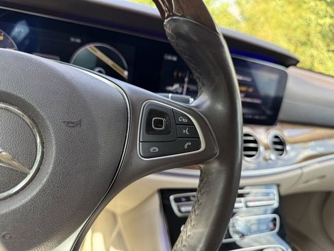 Used 2018 Mercedes-Benz E 400 4MATIC Wagon image 27