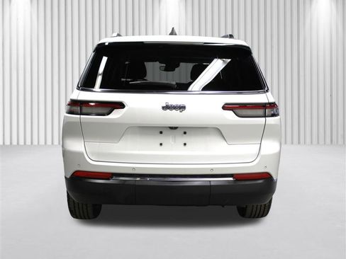 Used 2023 Jeep Grand Cherokee L Limited image 4