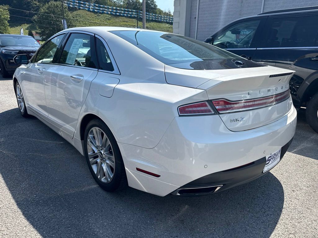 Used 2016 Lincoln MKZ FWD image 8