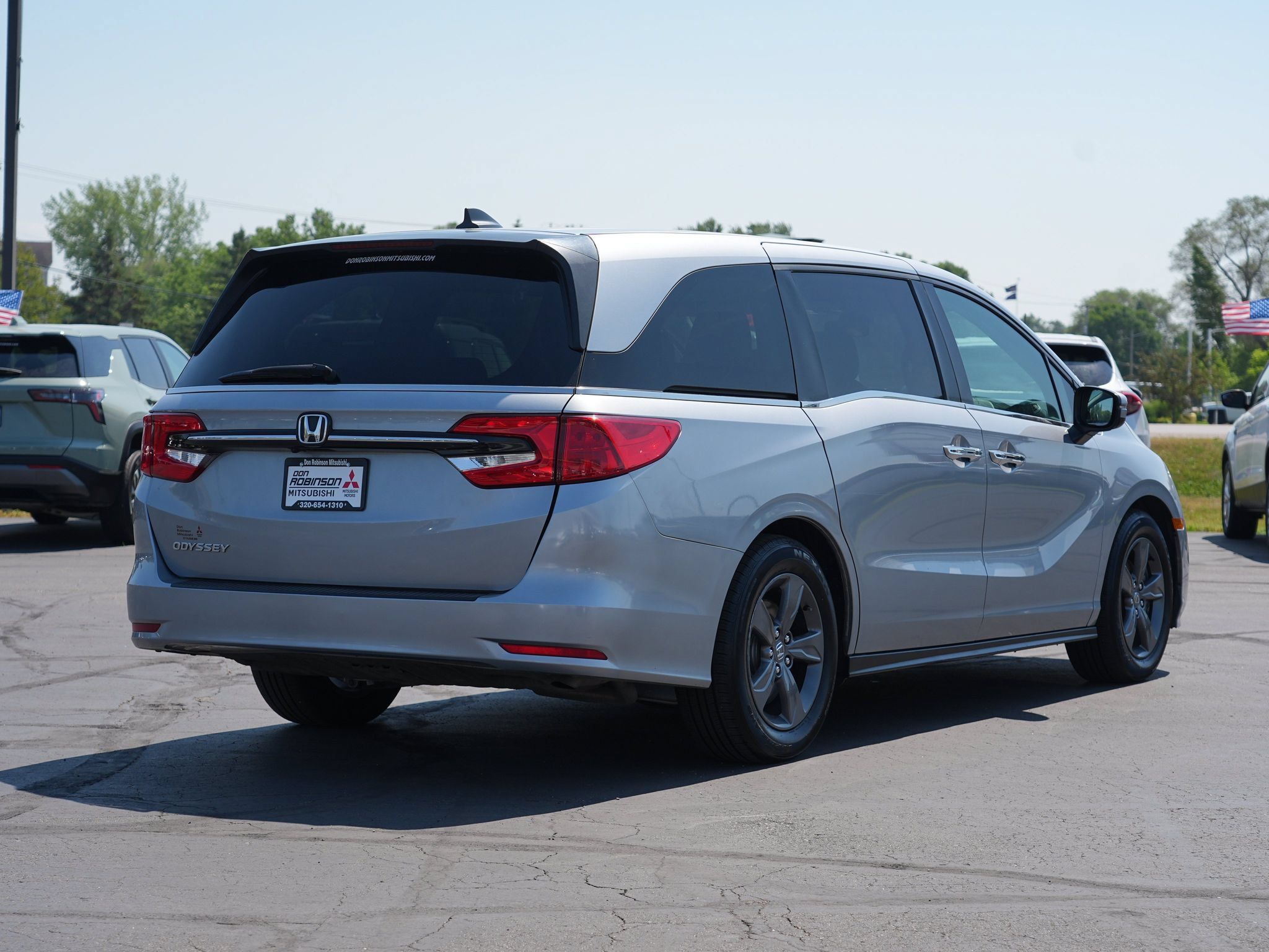 Used 2024 Honda Odyssey EX image 3