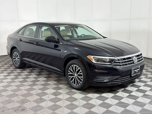 Used 2019 Volkswagen Jetta SEL w/ Cold Weather Package FWD image 6
