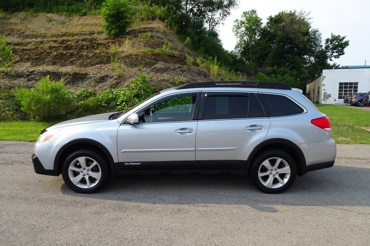 Used 2014 Subaru Outback 2.5i Premium w/ Accessory Value Package (OYX) AWD/4WD image 1