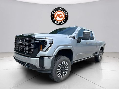 Used 2025 GMC Sierra 2500 Denali Ultimate AWD/4WD image 7