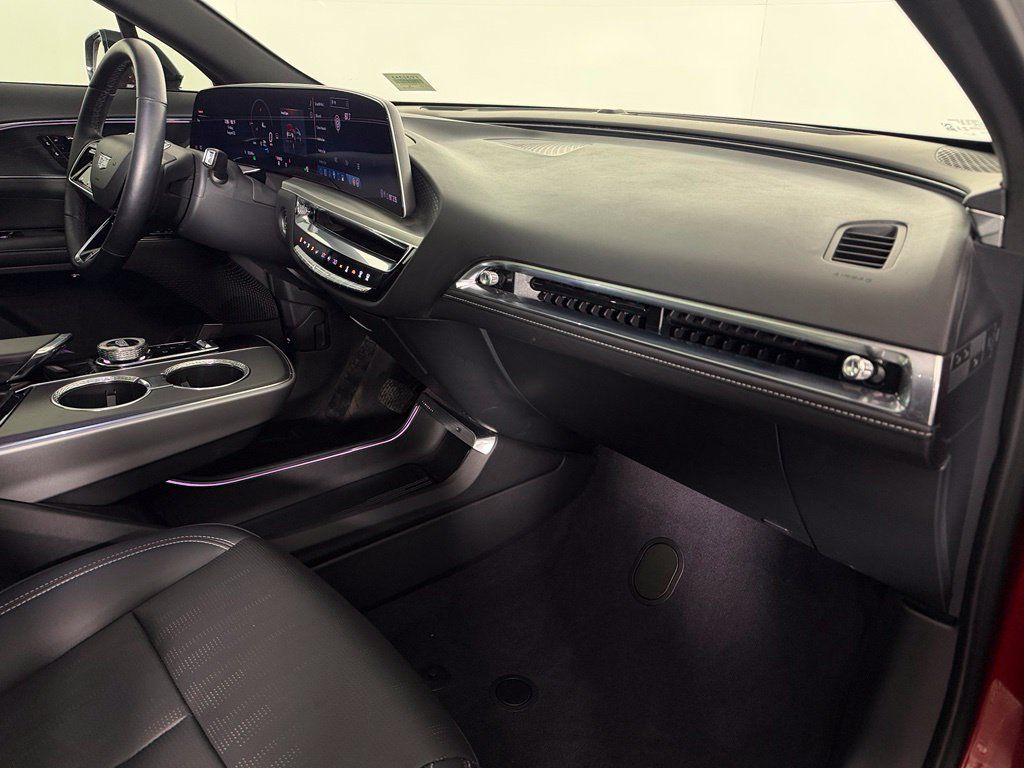 Used 2024 Cadillac Lyriq Sport RWD image 14