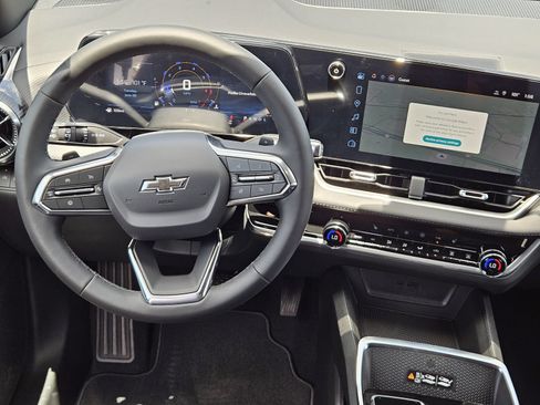 New 2027 Chevrolet Equinox LT w/ Convenience Package II FWD image 26