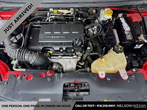 Used 2020 Chevrolet Sonic LT image 27