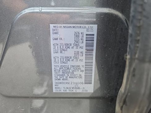 Used 2025 Nissan Pathfinder SL AWD/4WD image 25