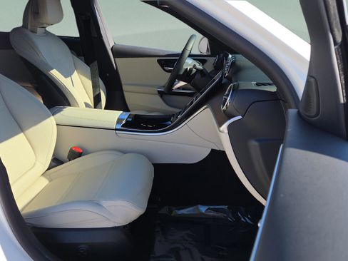 Used 2024 Mercedes-Benz C 300 Sedan image 17