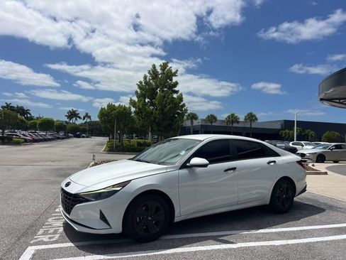 Used 2022 Hyundai Elantra SEL w/ Convenience Package image 10