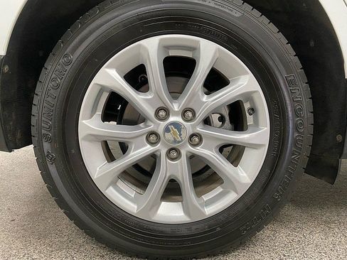Used 2021 Chevrolet Equinox LT image 24