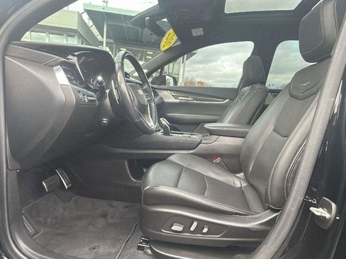 Certified 2022 Cadillac XT6 Sport w/ Technology Package image 32