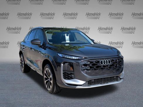 Used 2026 Audi Q3 quattro 2.0T AWD/4WD image 2