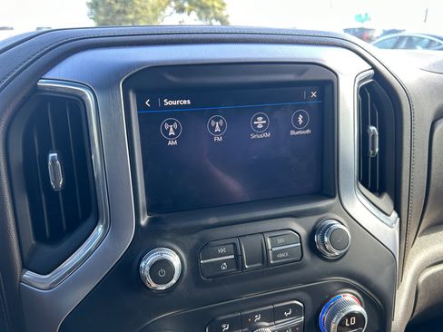 Used 2019 GMC Sierra 1500 SLT image 17