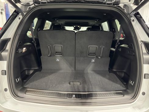 New 2025 Jeep Grand Cherokee L Altitude image 8