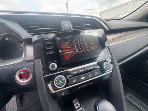 Used 2020 Honda Civic EX image 18