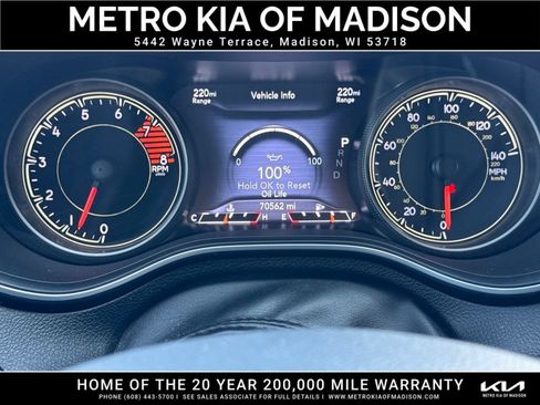 Used 2021 Jeep Cherokee Latitude Lux w/ Comfort/Convenience Group AWD/4WD image 19