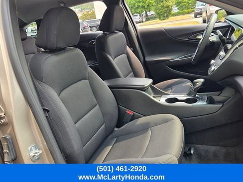 Used 2022 Chevrolet Malibu LS FWD image 17