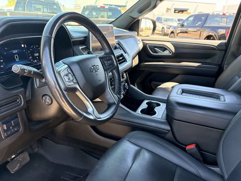 Used 2022 Chevrolet Tahoe Z71 w/ Luxury Package AWD/4WD image 17