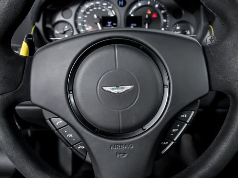 Used 2015 Aston Martin V8 Vantage GT image 27