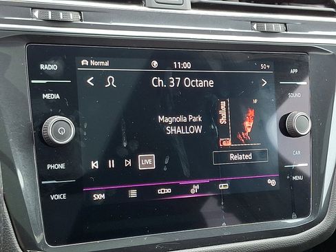 Used 2023 Volkswagen Tiguan SE R-Line image 17