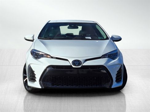 Used 2019 Toyota Corolla SE image 2