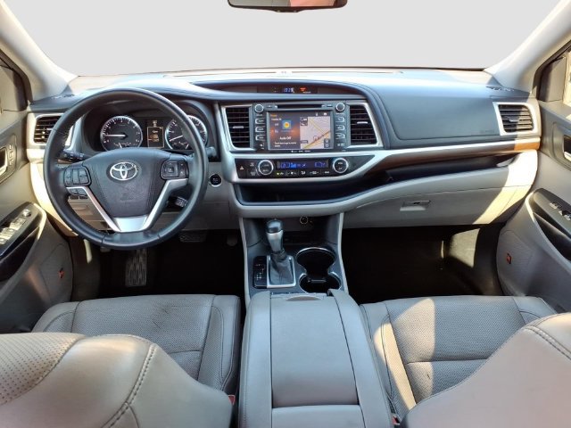 Used 2016 Toyota Highlander Limited FWD image 35